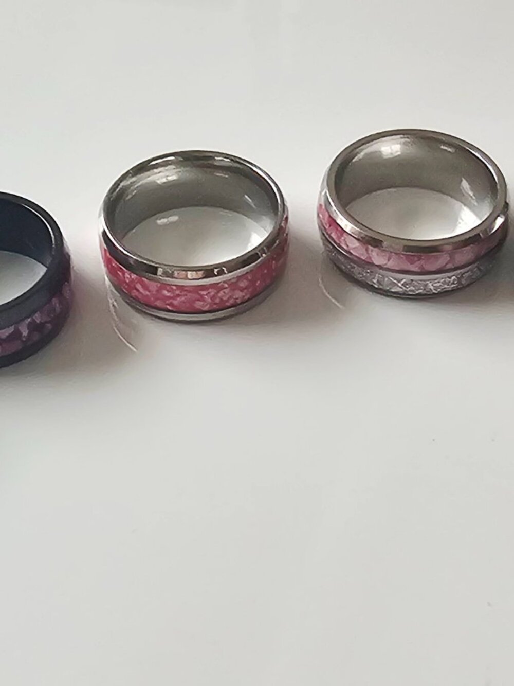 Women’s Size 8 Fashion Rings Stylish Glitter Statement Bands Silver Pink White
